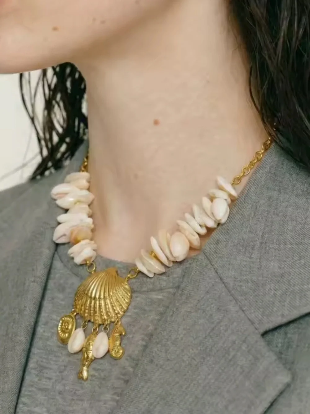 Couture Gold Shell White Mother-of-Pearl Necklace